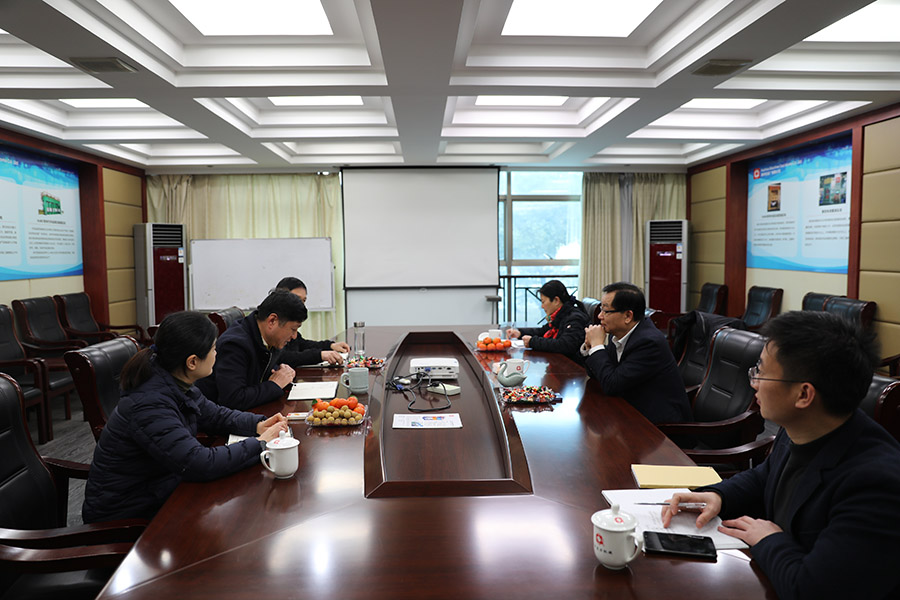 市人大黨組副書記、副主任施根寶蒞臨公司考察.JPG